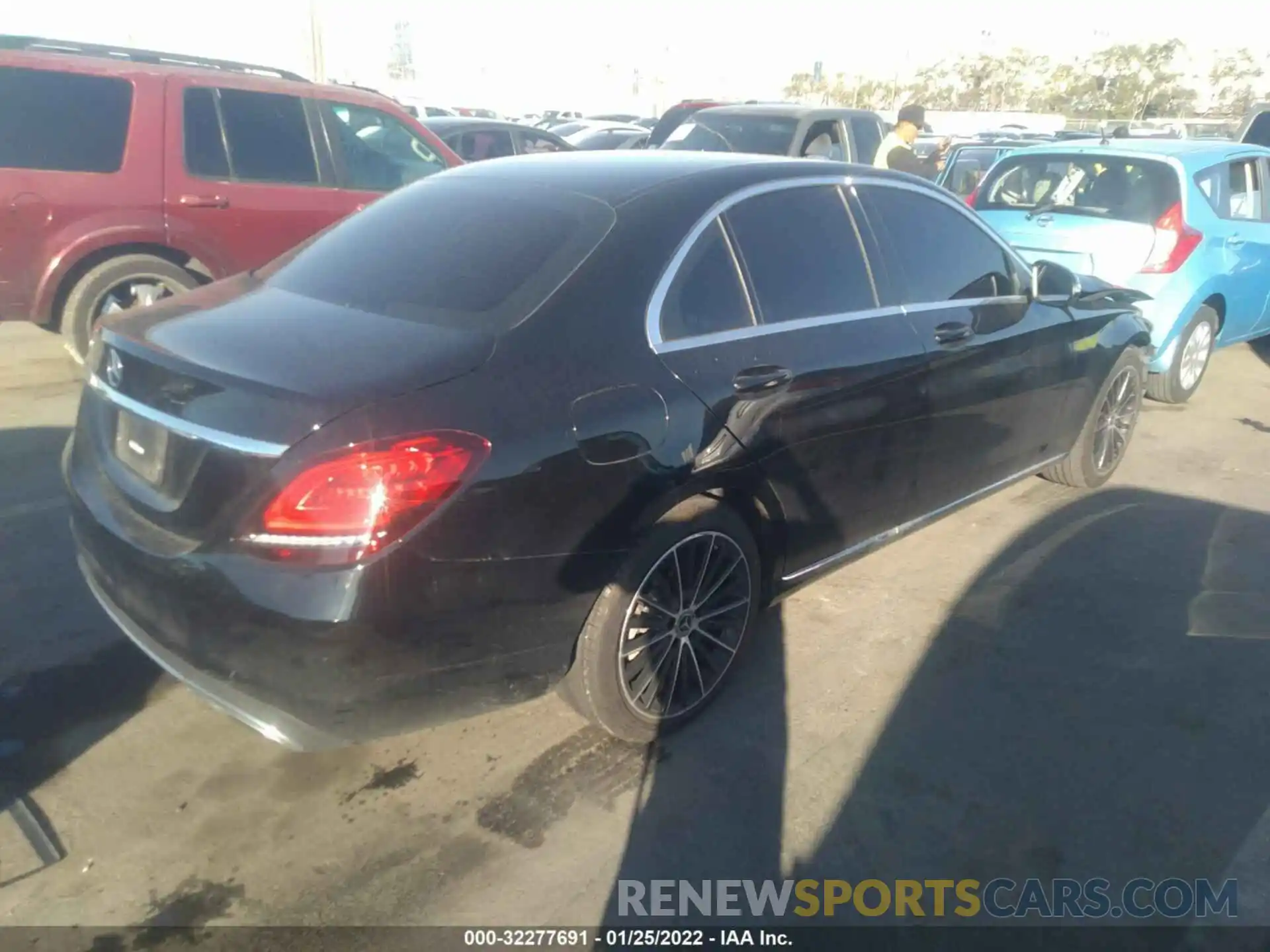 4 Photograph of a damaged car 55SWF8DB7KU317263 MERCEDES-BENZ C-CLASS 2019