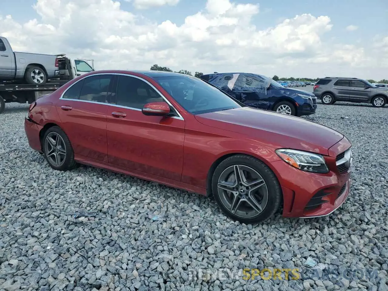 4 Photograph of a damaged car 55SWF8DB7KU317733 MERCEDES-BENZ C-CLASS 2019
