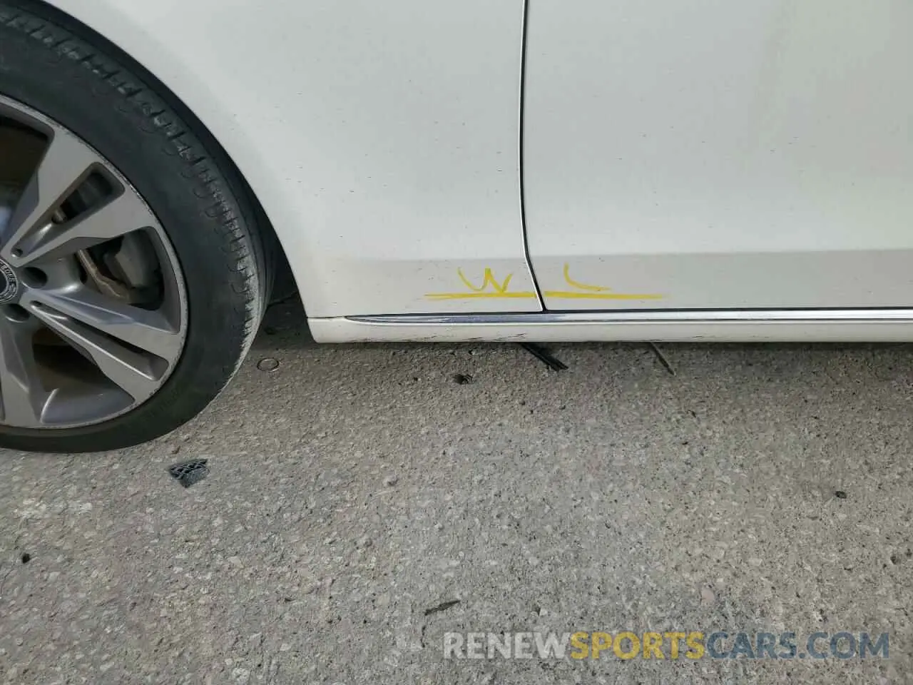12 Photograph of a damaged car 55SWF8DB9KU289367 MERCEDES-BENZ C-CLASS 2019