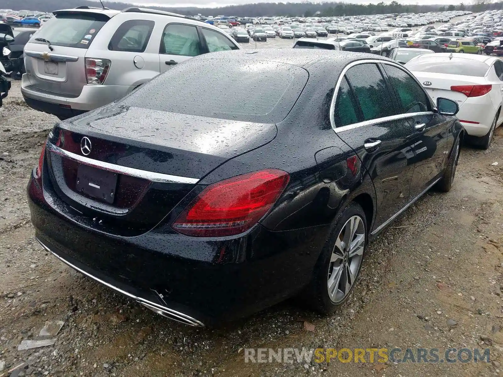 4 Photograph of a damaged car 55SWF8DB9KU316972 MERCEDES-BENZ C CLASS 2019