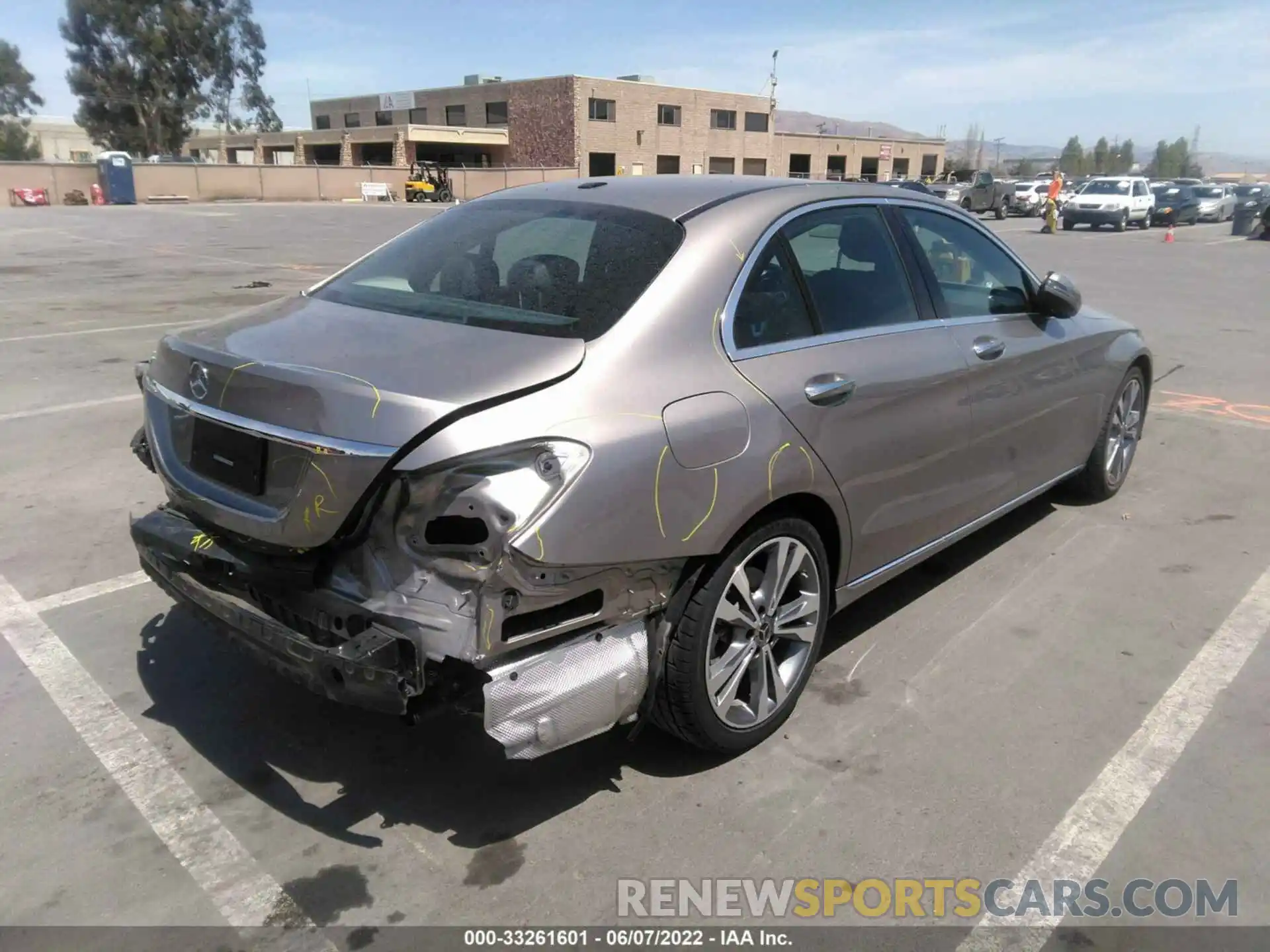 4 Photograph of a damaged car 55SWF8DBXKU297283 MERCEDES-BENZ C-CLASS 2019