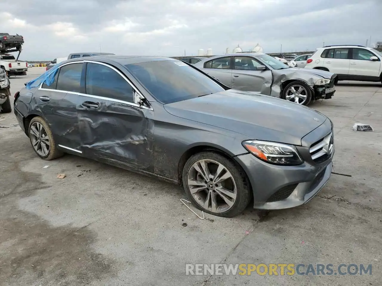 4 Photograph of a damaged car 55SWF8DBXKU315667 MERCEDES-BENZ C-CLASS 2019