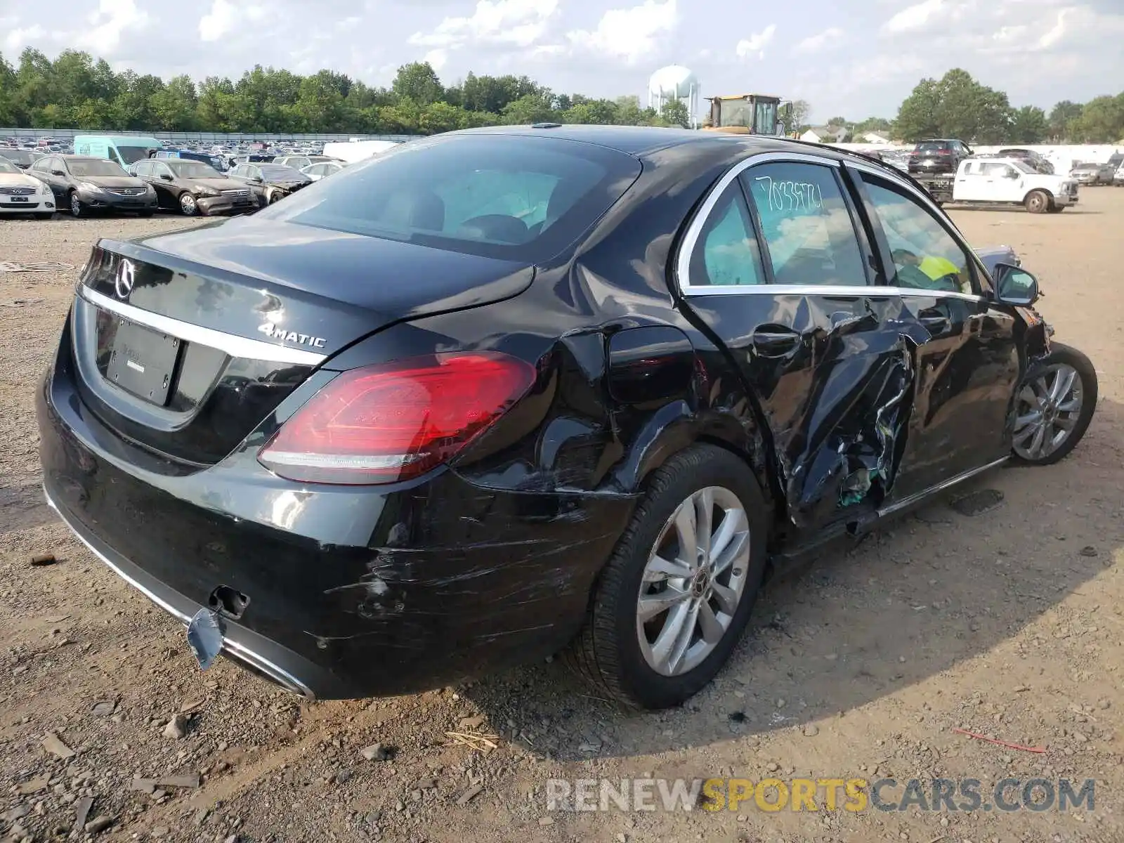 4 Photograph of a damaged car 55SWF8EB0KU315854 MERCEDES-BENZ C CLASS 2019