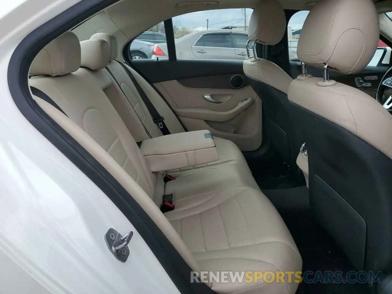 10 Photograph of a damaged car 55SWF8EB1KU292343 MERCEDES-BENZ C-CLASS 2019