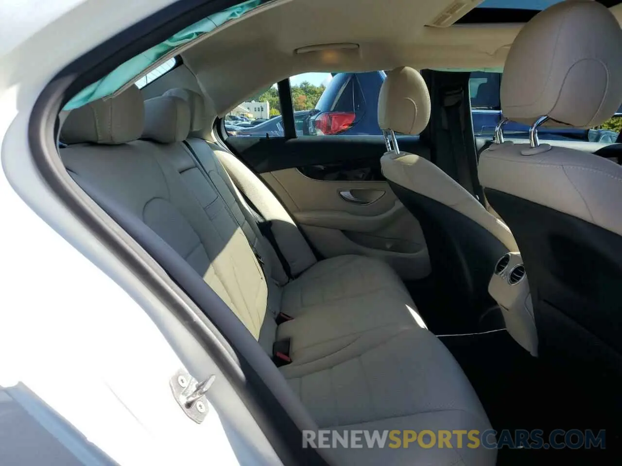 10 Photograph of a damaged car 55SWF8EB3KU300281 MERCEDES-BENZ C-CLASS 2019
