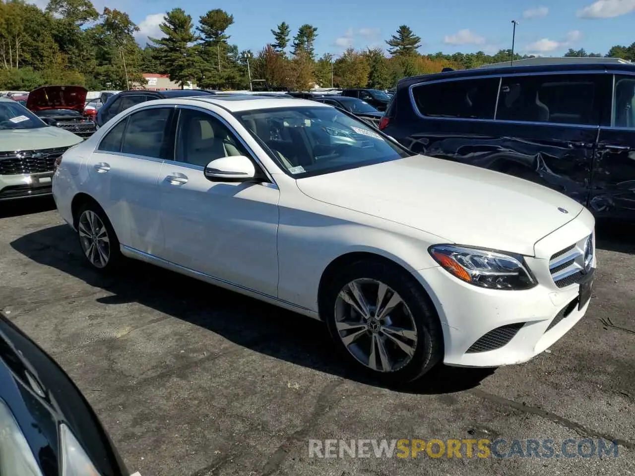 4 Photograph of a damaged car 55SWF8EB3KU300281 MERCEDES-BENZ C-CLASS 2019