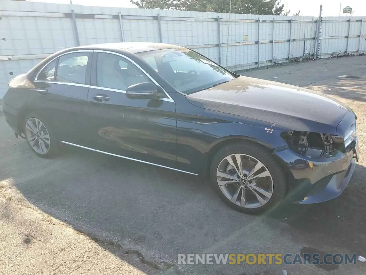 4 Photograph of a damaged car 55SWF8EB5KU287257 MERCEDES-BENZ C-CLASS 2019