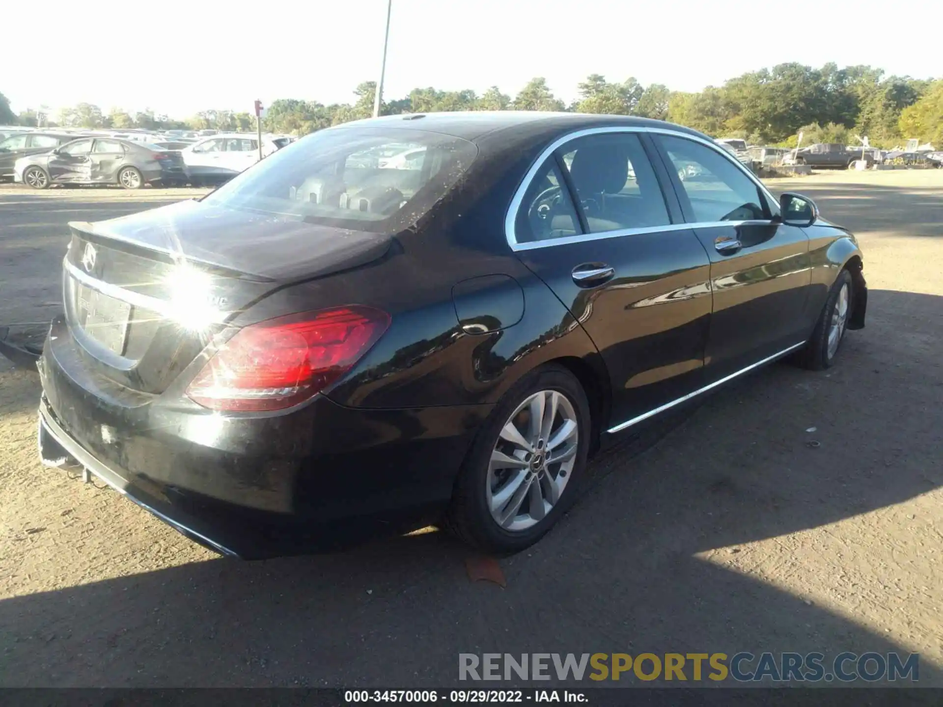 4 Photograph of a damaged car 55SWF8EB5KU288151 MERCEDES-BENZ C-CLASS 2019