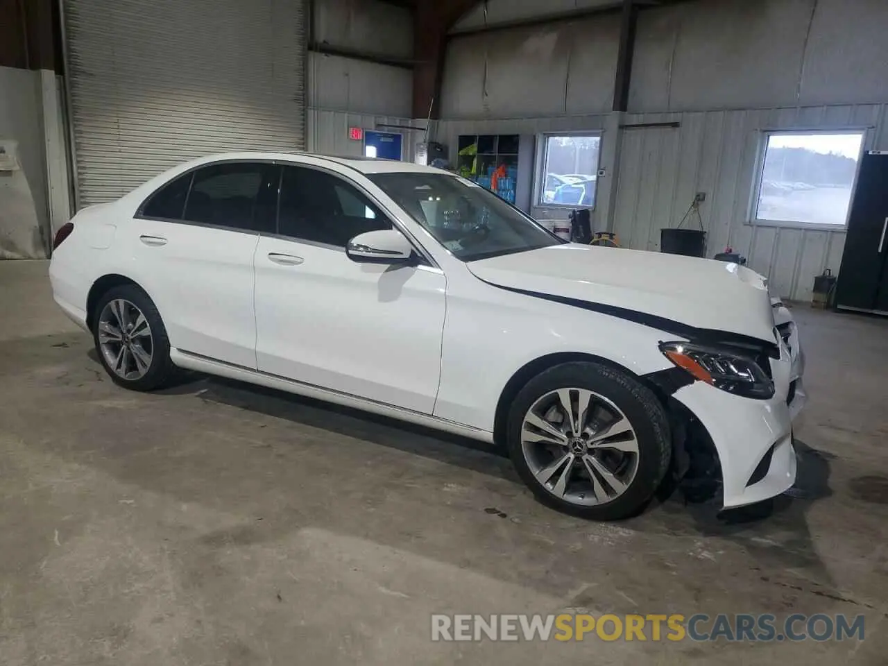 4 Photograph of a damaged car 55SWF8EB5KU300735 MERCEDES-BENZ C-CLASS 2019
