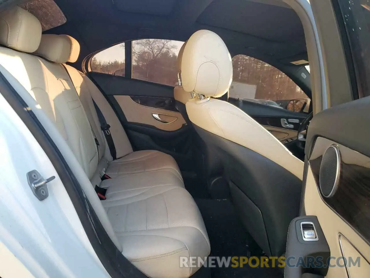 10 Photograph of a damaged car 55SWF8EB5KU311105 MERCEDES-BENZ C-CLASS 2019