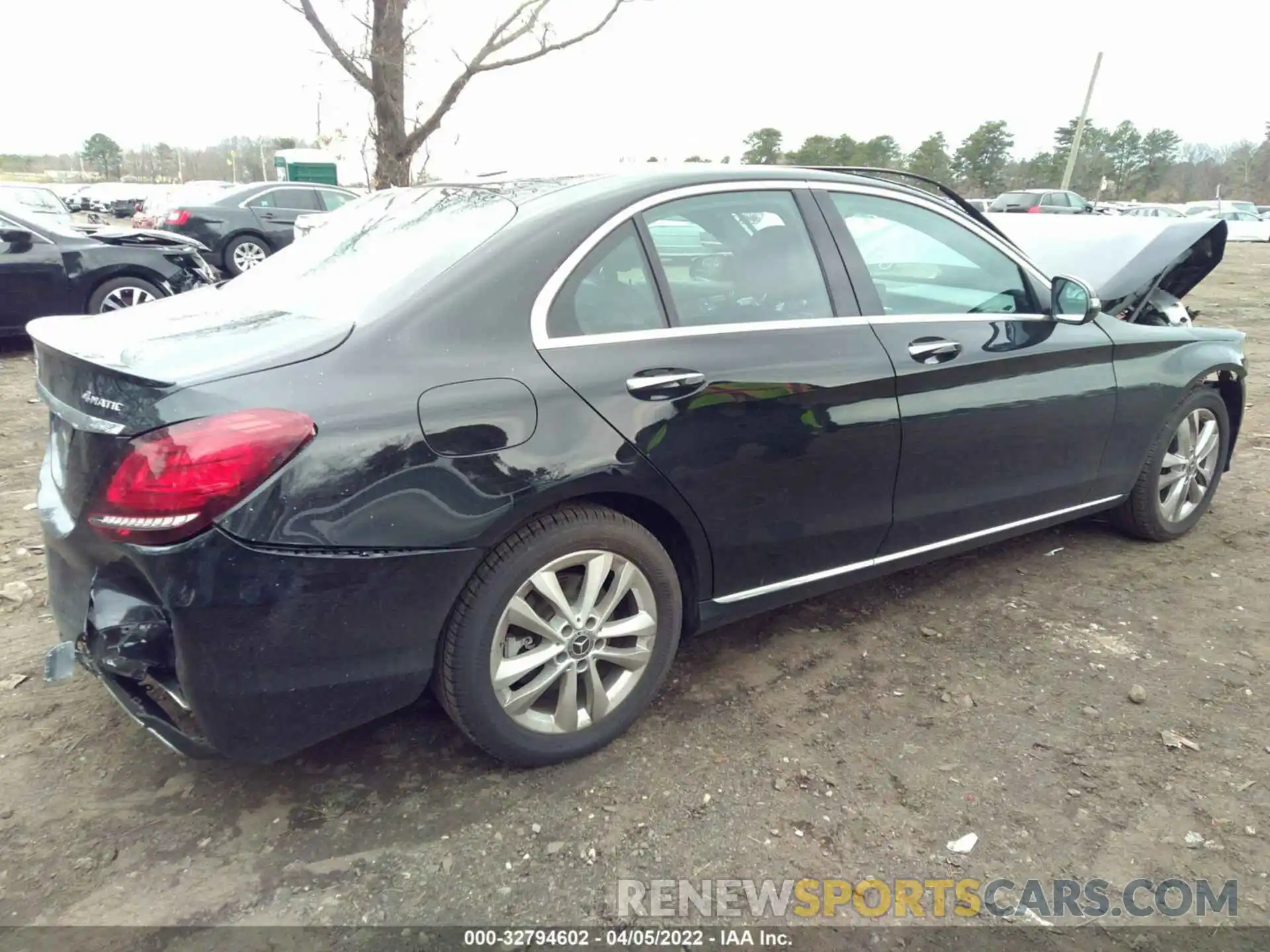 4 Photograph of a damaged car 55SWF8EB6KU312859 MERCEDES-BENZ C-CLASS 2019