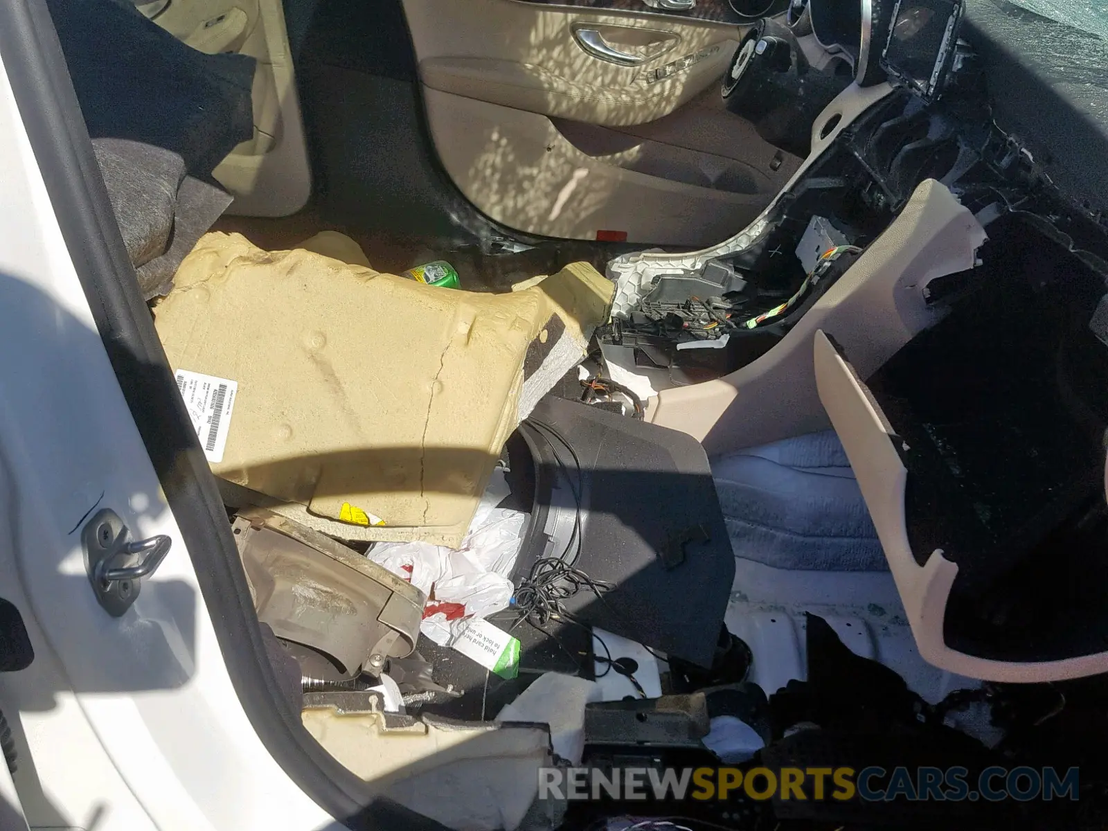 5 Photograph of a damaged car 55SWF8EB6KU316104 MERCEDES-BENZ C CLASS 2019