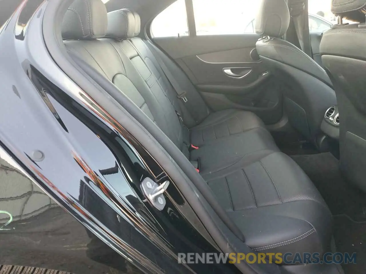 10 Photograph of a damaged car 55SWF8EBXKU284581 MERCEDES-BENZ C-CLASS 2019