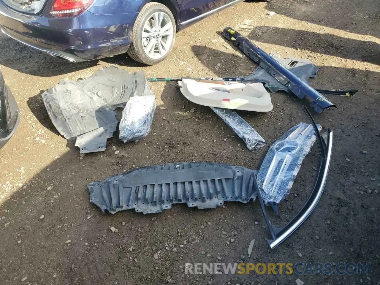 12 Photograph of a damaged car 55SWF8EBXKU285584 MERCEDES-BENZ C-CLASS 2019