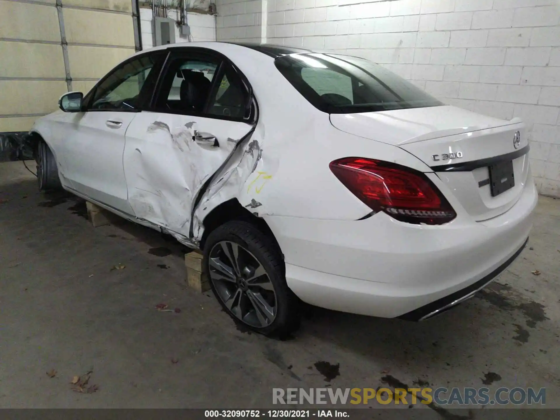 3 Photograph of a damaged car 55SWF8EBXKU285794 MERCEDES-BENZ C-CLASS 2019