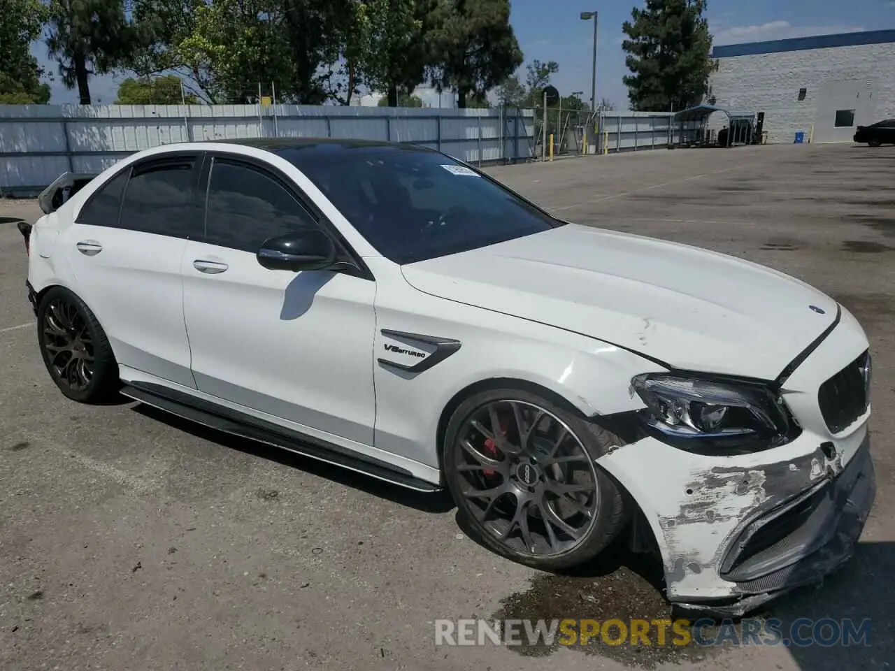 4 Photograph of a damaged car 55SWF8HB4KU318297 MERCEDES-BENZ C-CLASS 2019