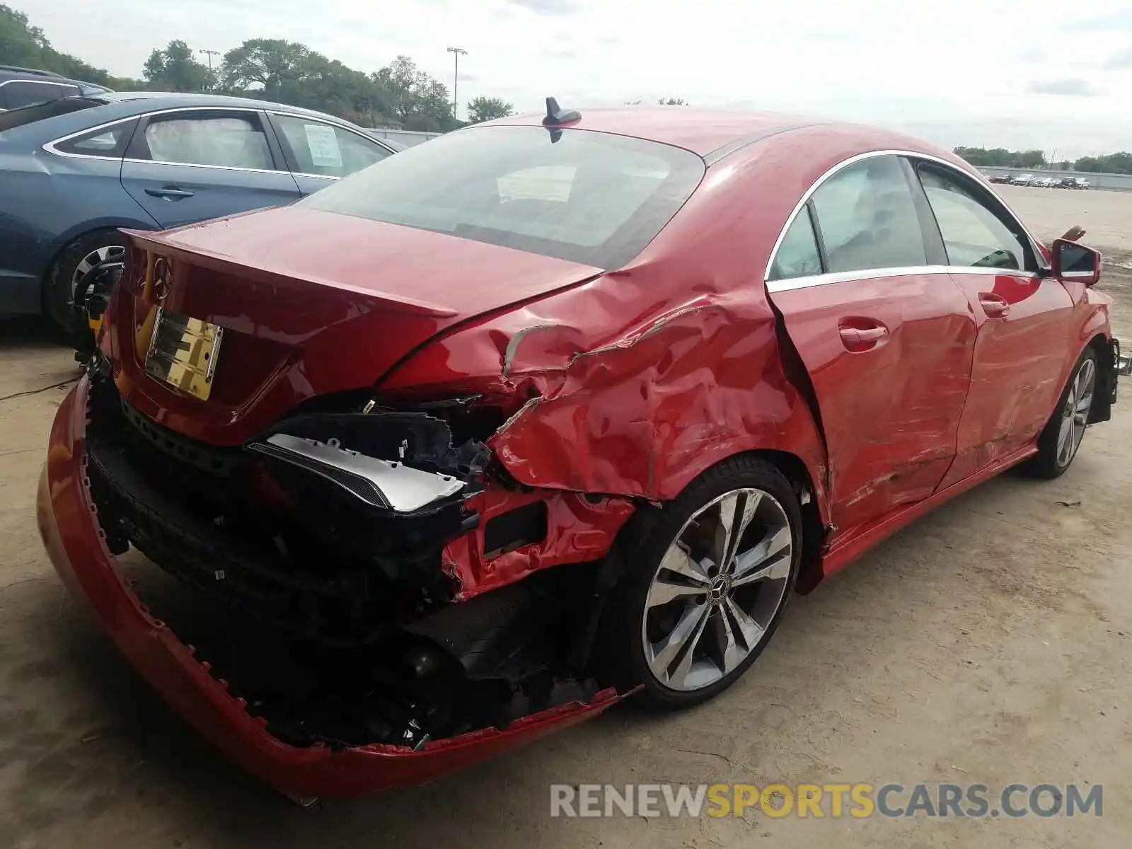 4 Photograph of a damaged car WDDSJ4EB4KN744297 MERCEDES-BENZ C CLASS 2019