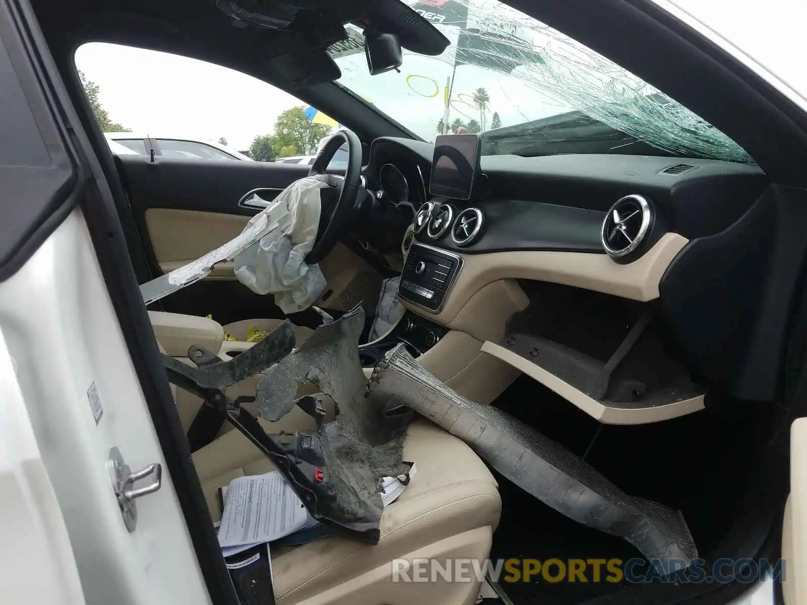 5 Photograph of a damaged car WDDSJ4EB8KN755108 MERCEDES-BENZ C CLASS 2019