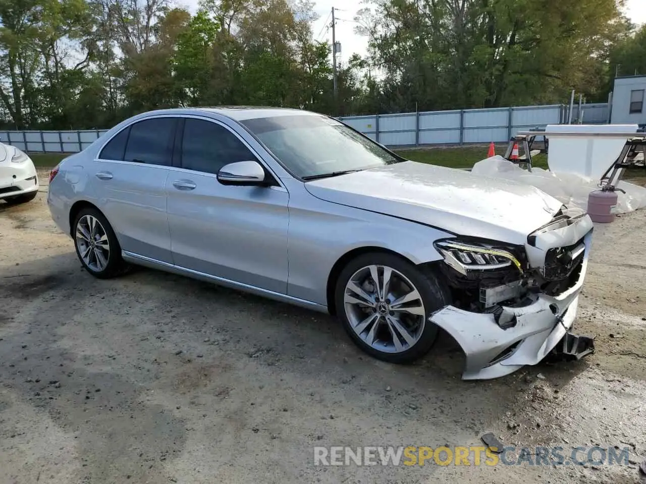 4 Photograph of a damaged car WDDWF8DB1KR481108 MERCEDES-BENZ C-CLASS 2019