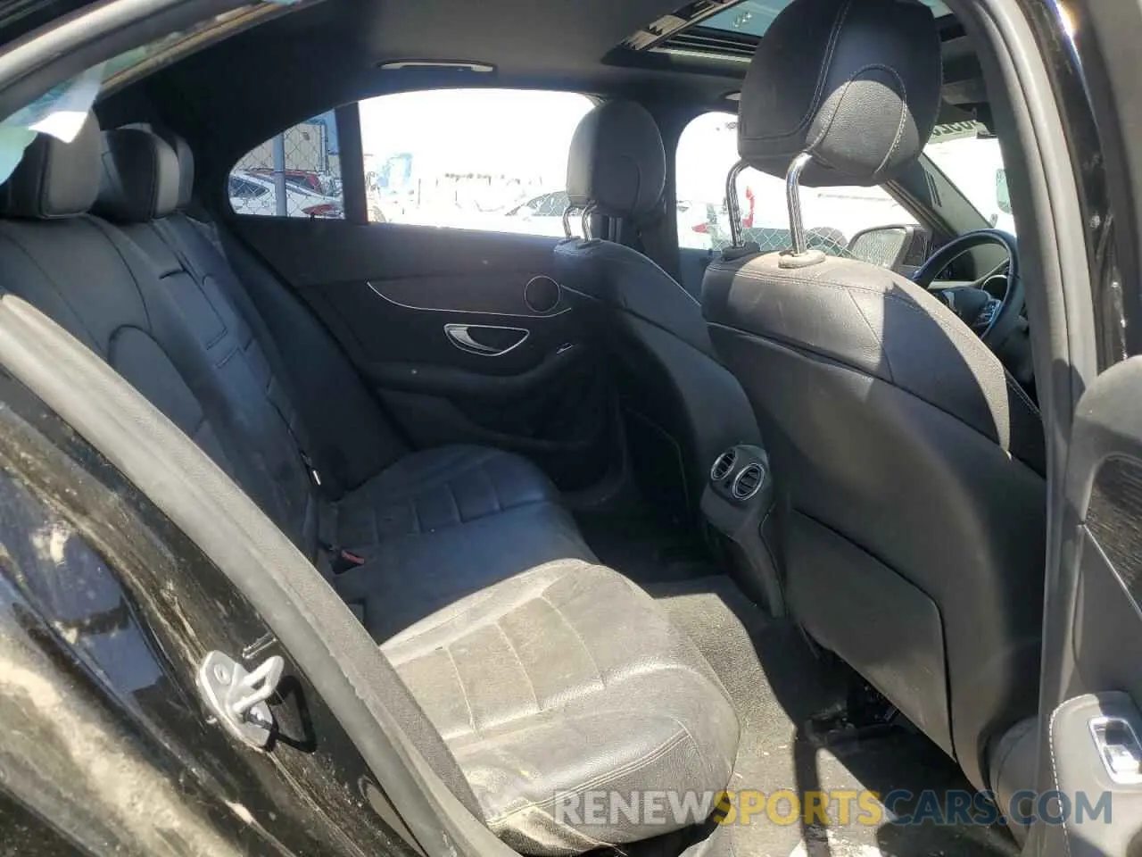 10 Photograph of a damaged car WDDWF8DB1KR483148 MERCEDES-BENZ C-CLASS 2019