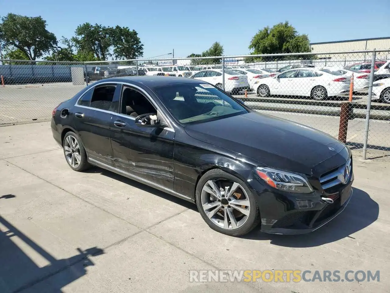 4 Photograph of a damaged car WDDWF8DB1KR483148 MERCEDES-BENZ C-CLASS 2019