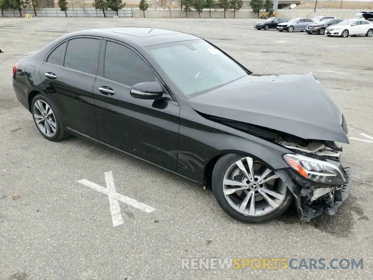 4 Photograph of a damaged car WDDWF8DB1KR483781 MERCEDES-BENZ C-CLASS 2019