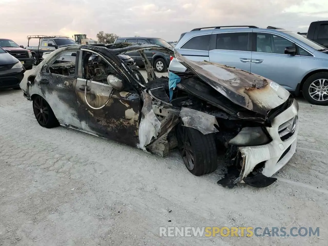 4 Photograph of a damaged car WDDWF8DB1KR519422 MERCEDES-BENZ C-CLASS 2019