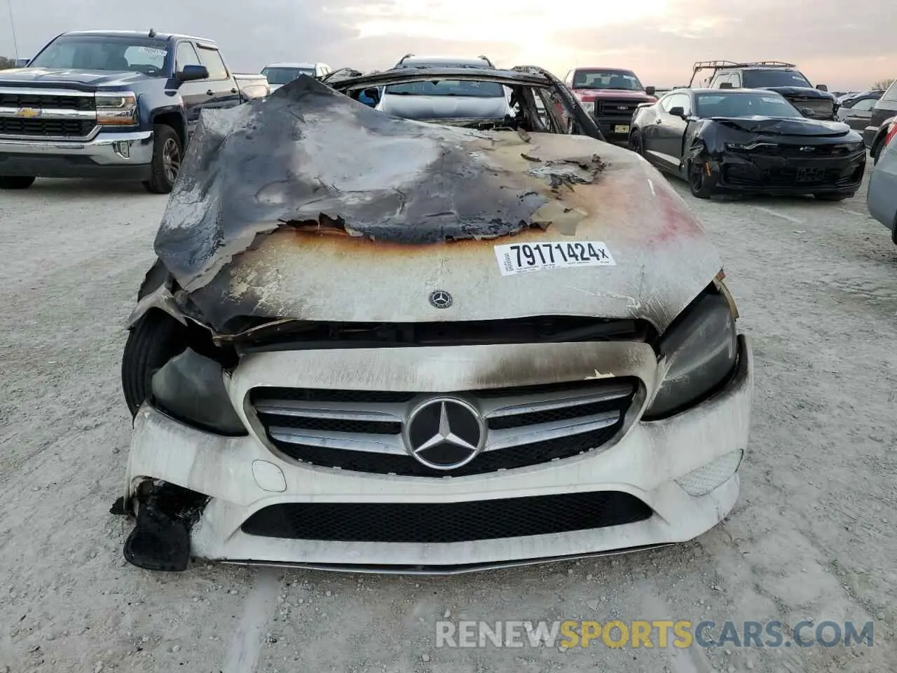 5 Photograph of a damaged car WDDWF8DB1KR519422 MERCEDES-BENZ C-CLASS 2019