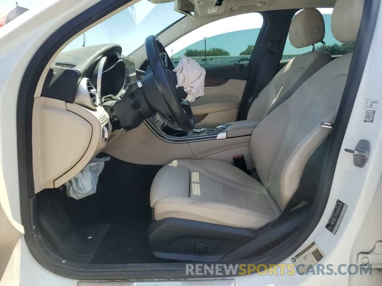 7 Photograph of a damaged car WDDWF8DB9KR515666 MERCEDES-BENZ C-CLASS 2019