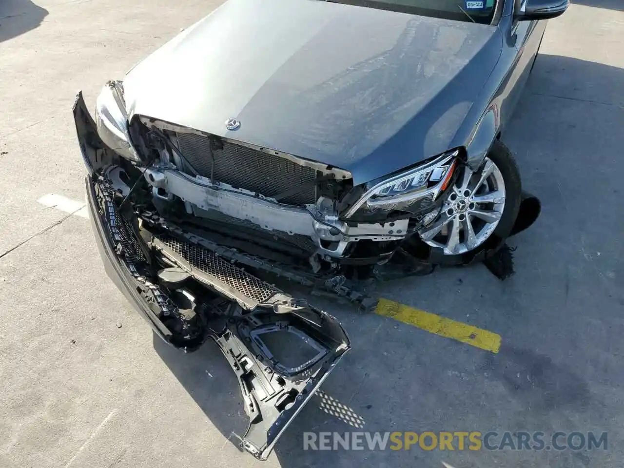 9 Photograph of a damaged car WDDWF8EB6KR484830 MERCEDES-BENZ C-CLASS 2019