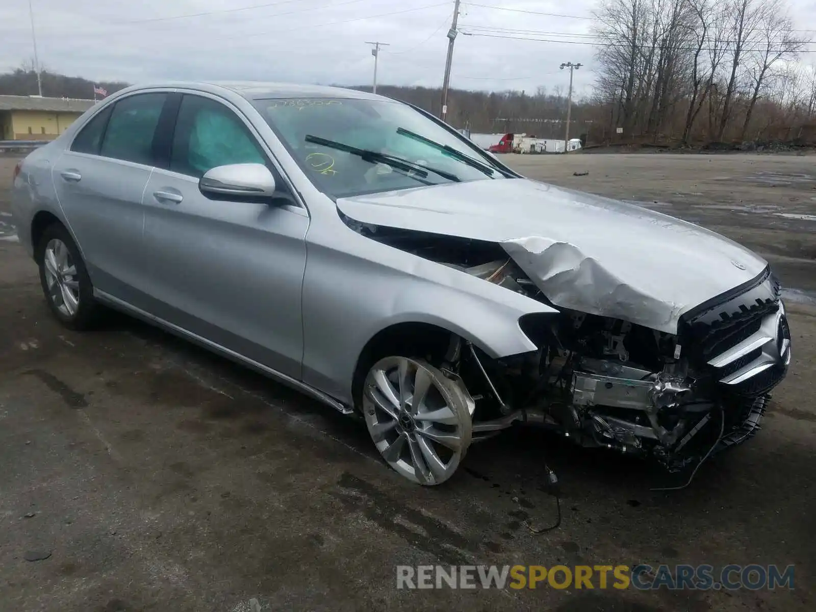 1 Photograph of a damaged car WDDWF8EB9KR513916 MERCEDES-BENZ C CLASS 2019