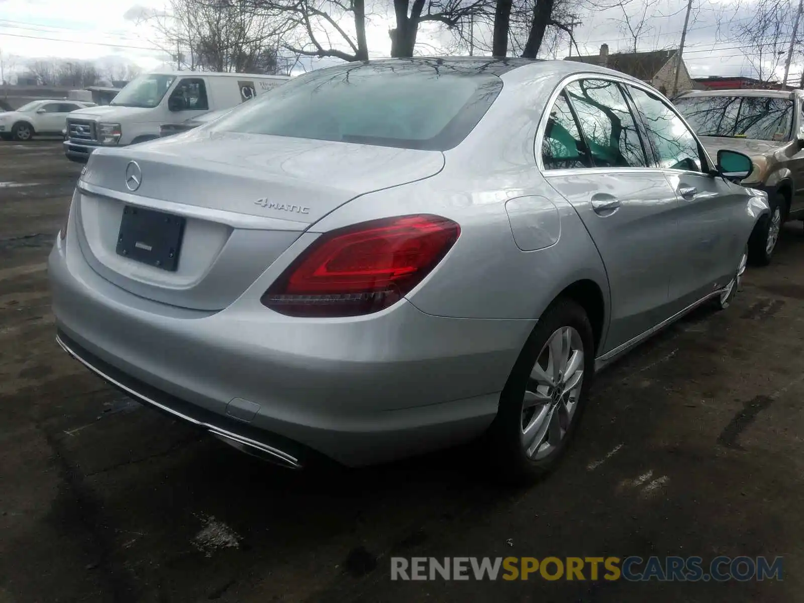 4 Photograph of a damaged car WDDWF8EB9KR513916 MERCEDES-BENZ C CLASS 2019