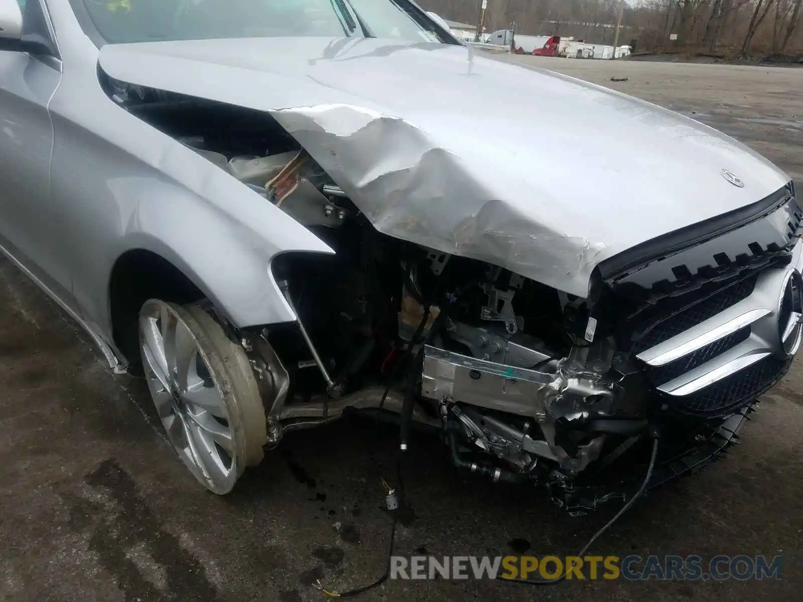 9 Photograph of a damaged car WDDWF8EB9KR513916 MERCEDES-BENZ C CLASS 2019