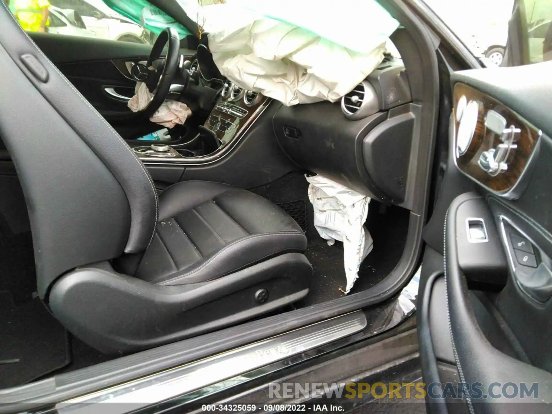 5 Photograph of a damaged car WDDWJ8DB2KF775181 MERCEDES-BENZ C-CLASS 2019