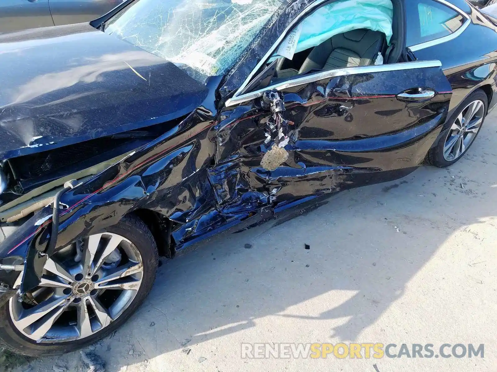 9 Photograph of a damaged car WDDWJ8EB8KF836998 MERCEDES-BENZ C CLASS 2019