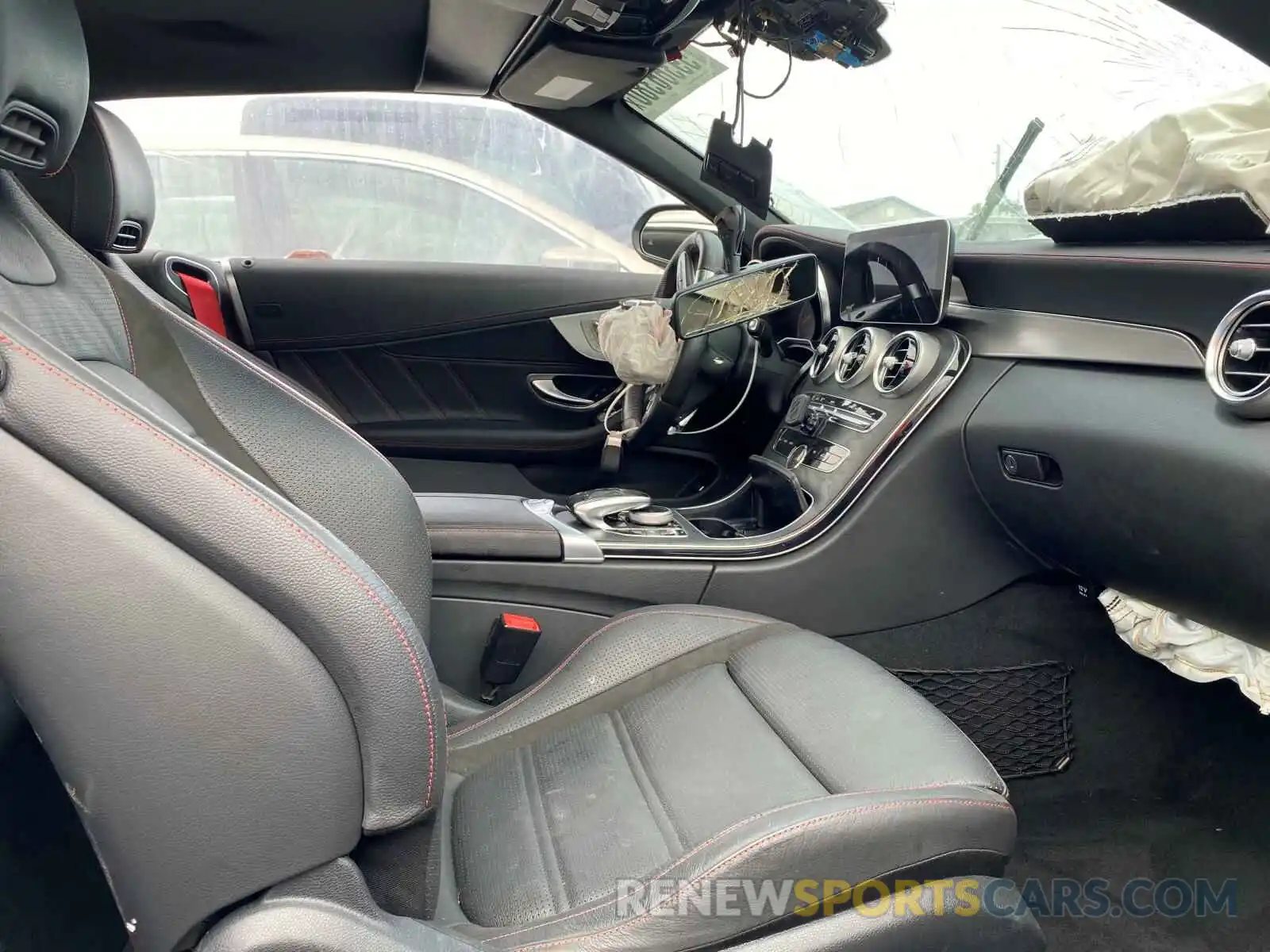 5 Photograph of a damaged car WDDWK6EB1KF862179 MERCEDES-BENZ C CLASS 2019