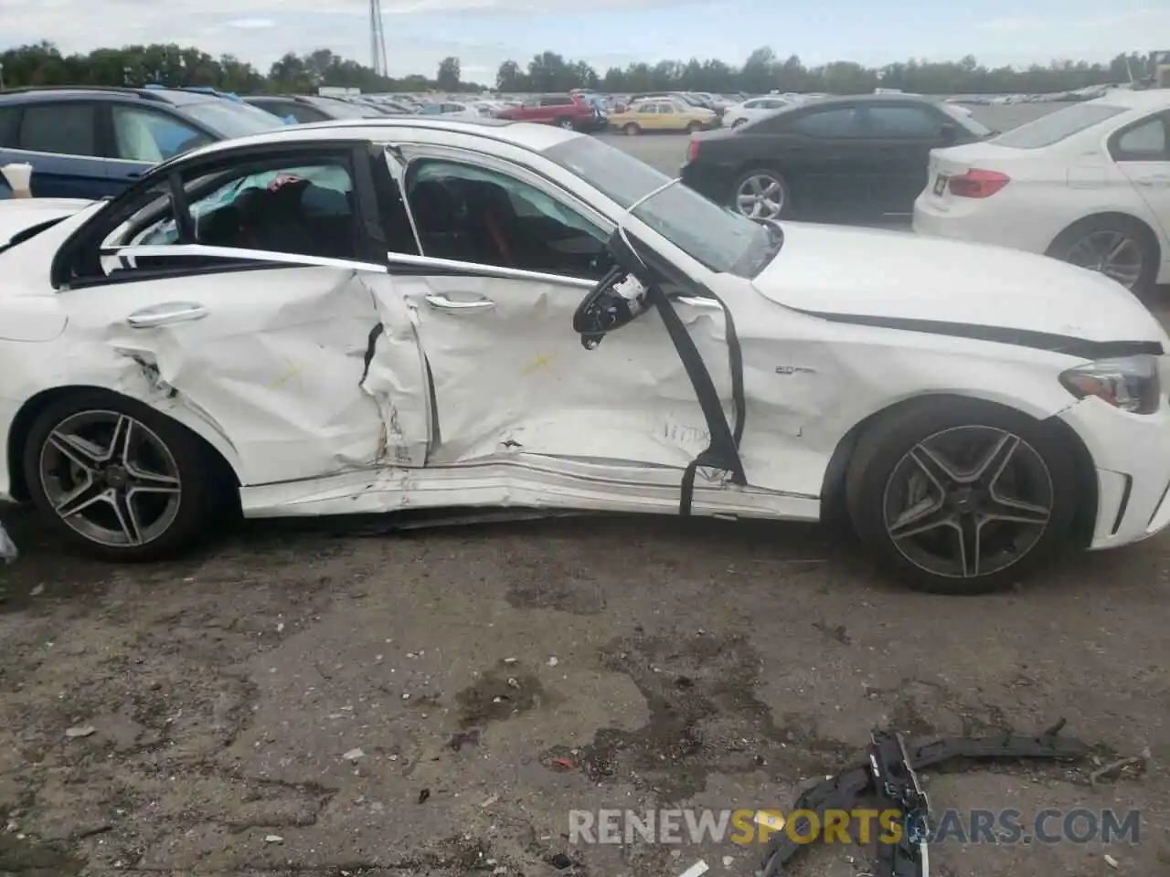 9 Photograph of a damaged car 55SWF6EB7LU333385 MERCEDES-BENZ C-CLASS 2020