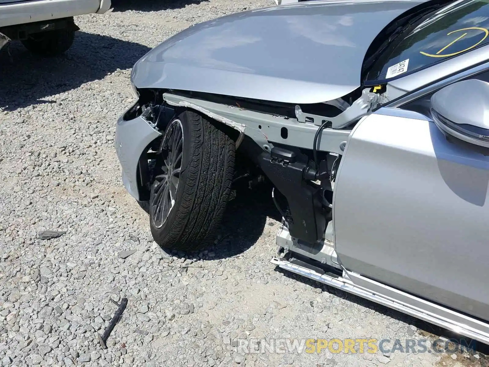 9 Photograph of a damaged car 55SWF8DB0LU327151 MERCEDES-BENZ C CLASS 2020