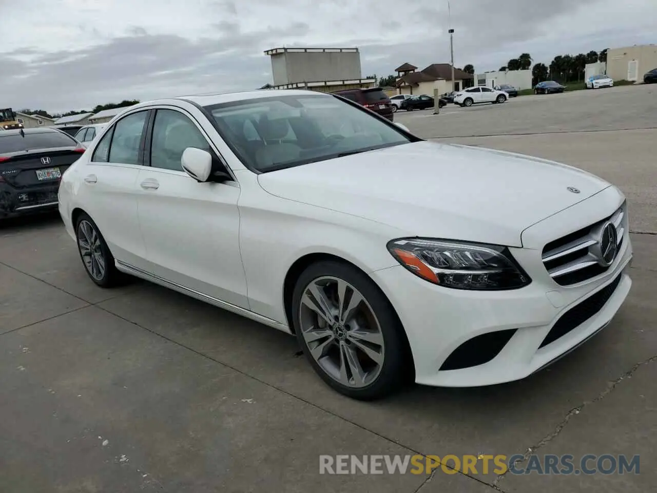 4 Photograph of a damaged car 55SWF8DB1LU332665 MERCEDES-BENZ C-CLASS 2020