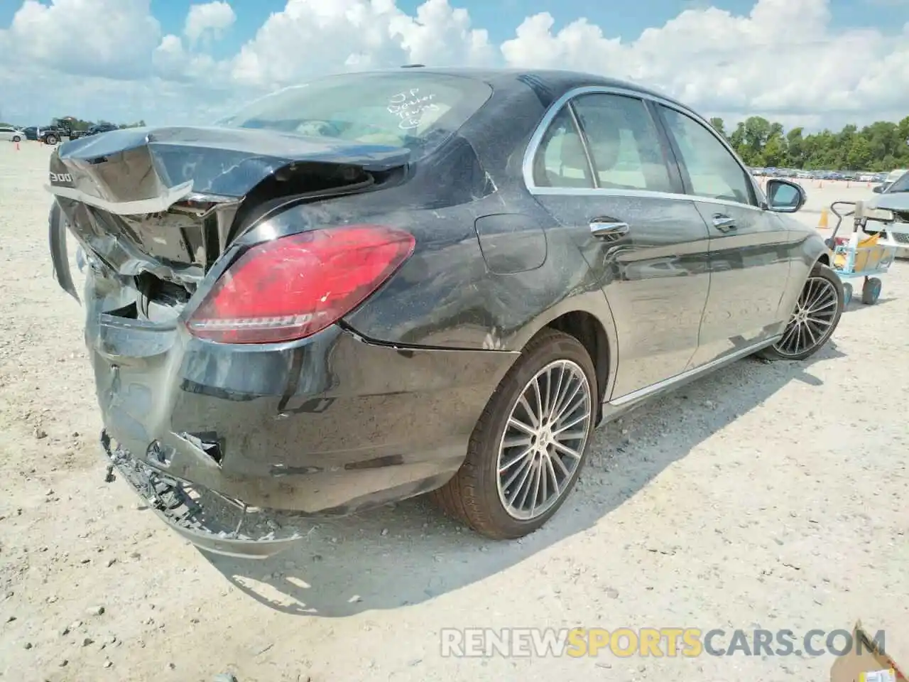 4 Photograph of a damaged car 55SWF8DB2LU328205 MERCEDES-BENZ C-CLASS 2020