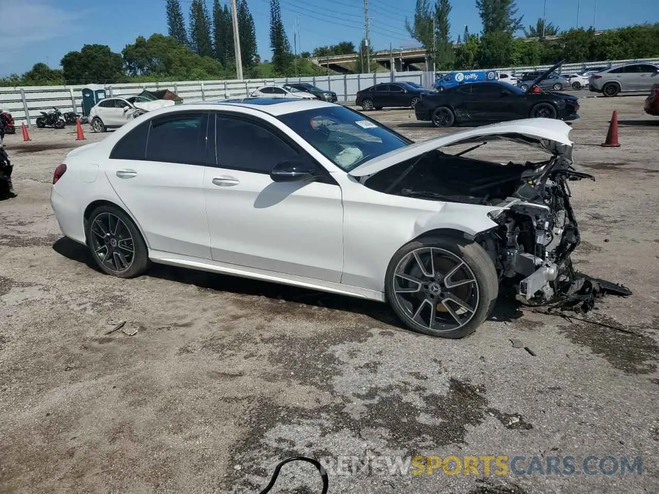 4 Photograph of a damaged car 55SWF8DB3LU324194 MERCEDES-BENZ C-CLASS 2020