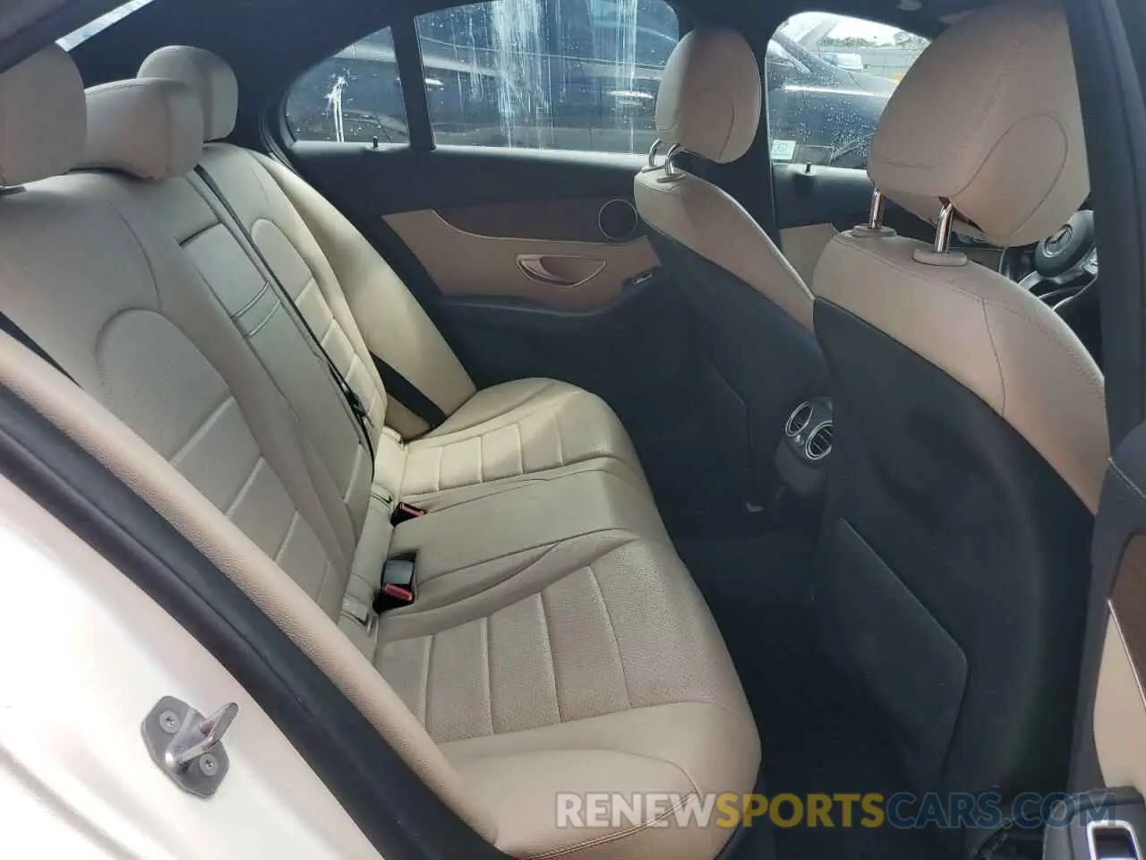 10 Photograph of a damaged car 55SWF8DB3LU325846 MERCEDES-BENZ C-CLASS 2020
