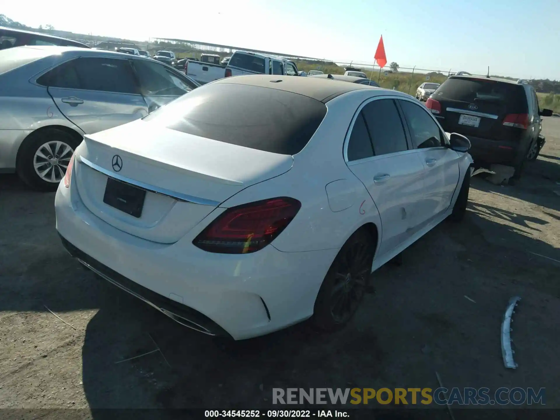 4 Photograph of a damaged car 55SWF8DBXLU323513 MERCEDES-BENZ C-CLASS 2020