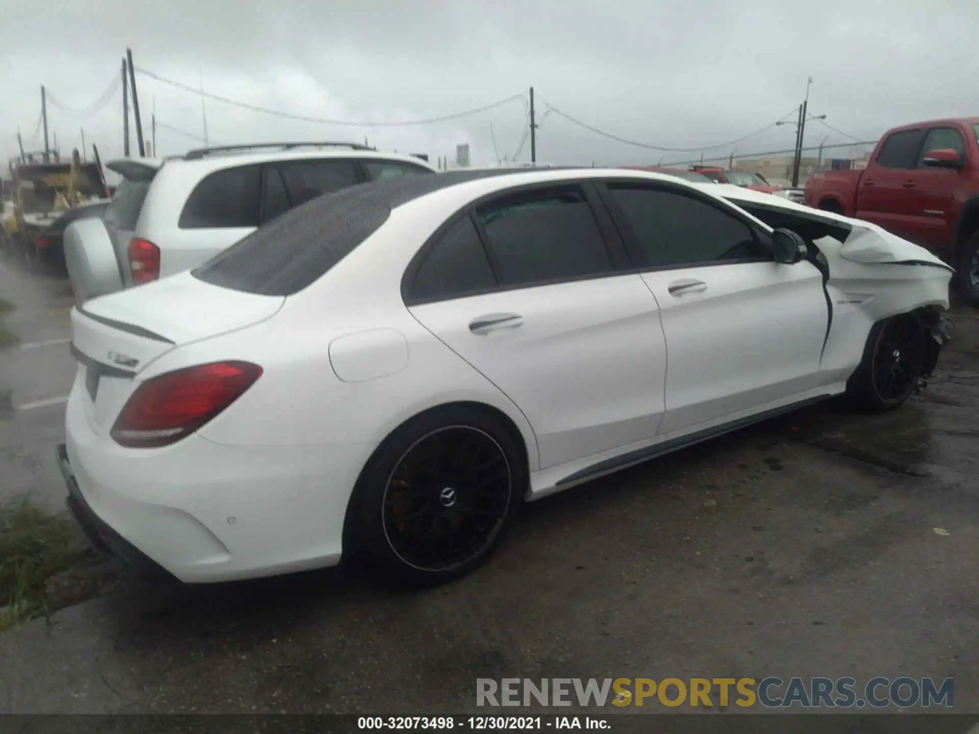 4 Photograph of a damaged car 55SWF8HB0LU332229 MERCEDES-BENZ C-CLASS 2020