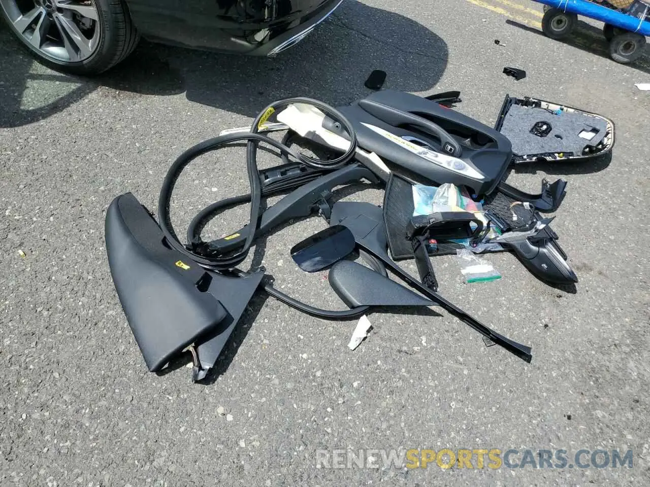 12 Photograph of a damaged car W1KWF8EB7LR596912 MERCEDES-BENZ C-CLASS 2020