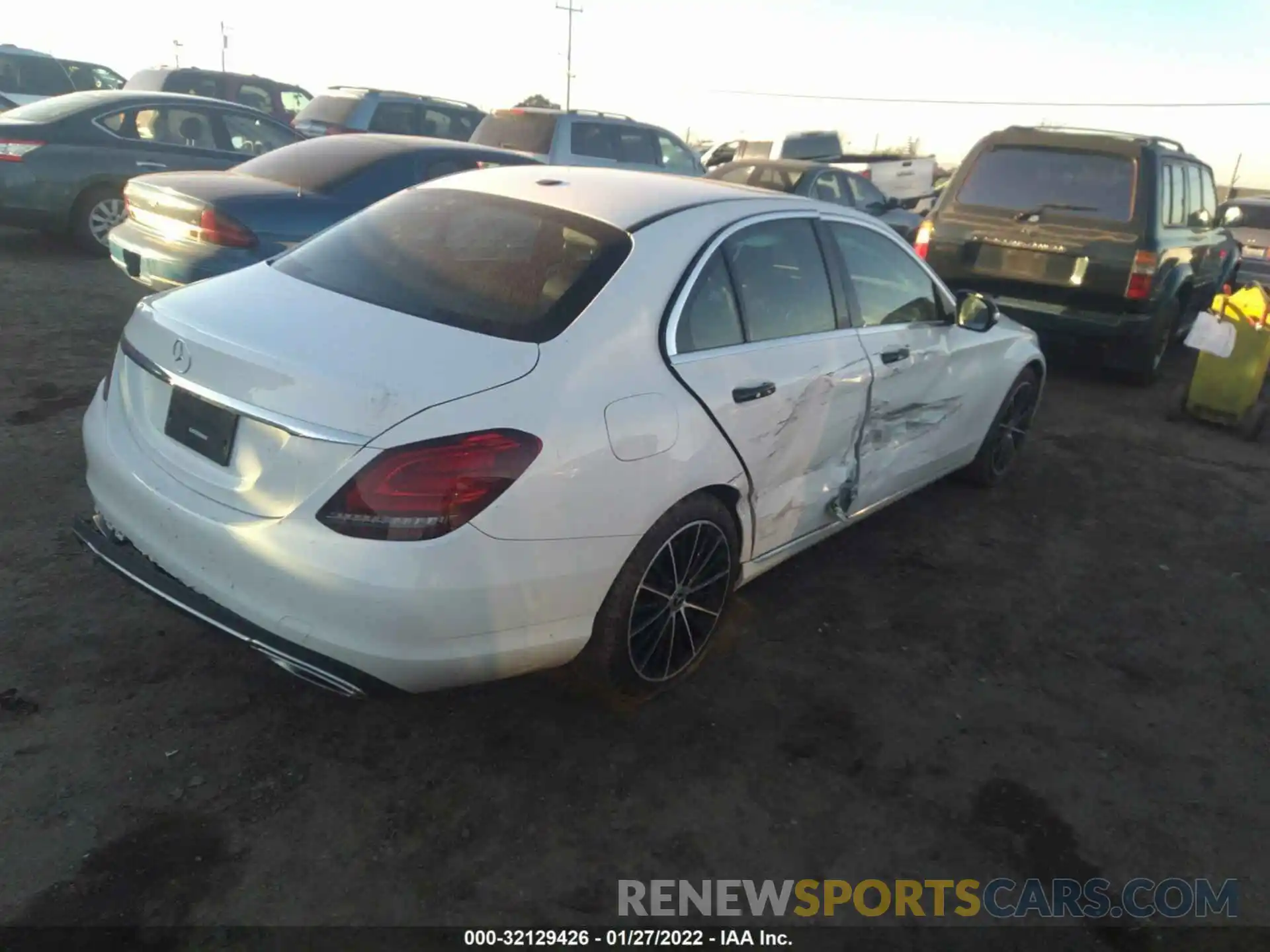 4 Photograph of a damaged car WDDWF8DB0LR555359 MERCEDES-BENZ C-CLASS 2020