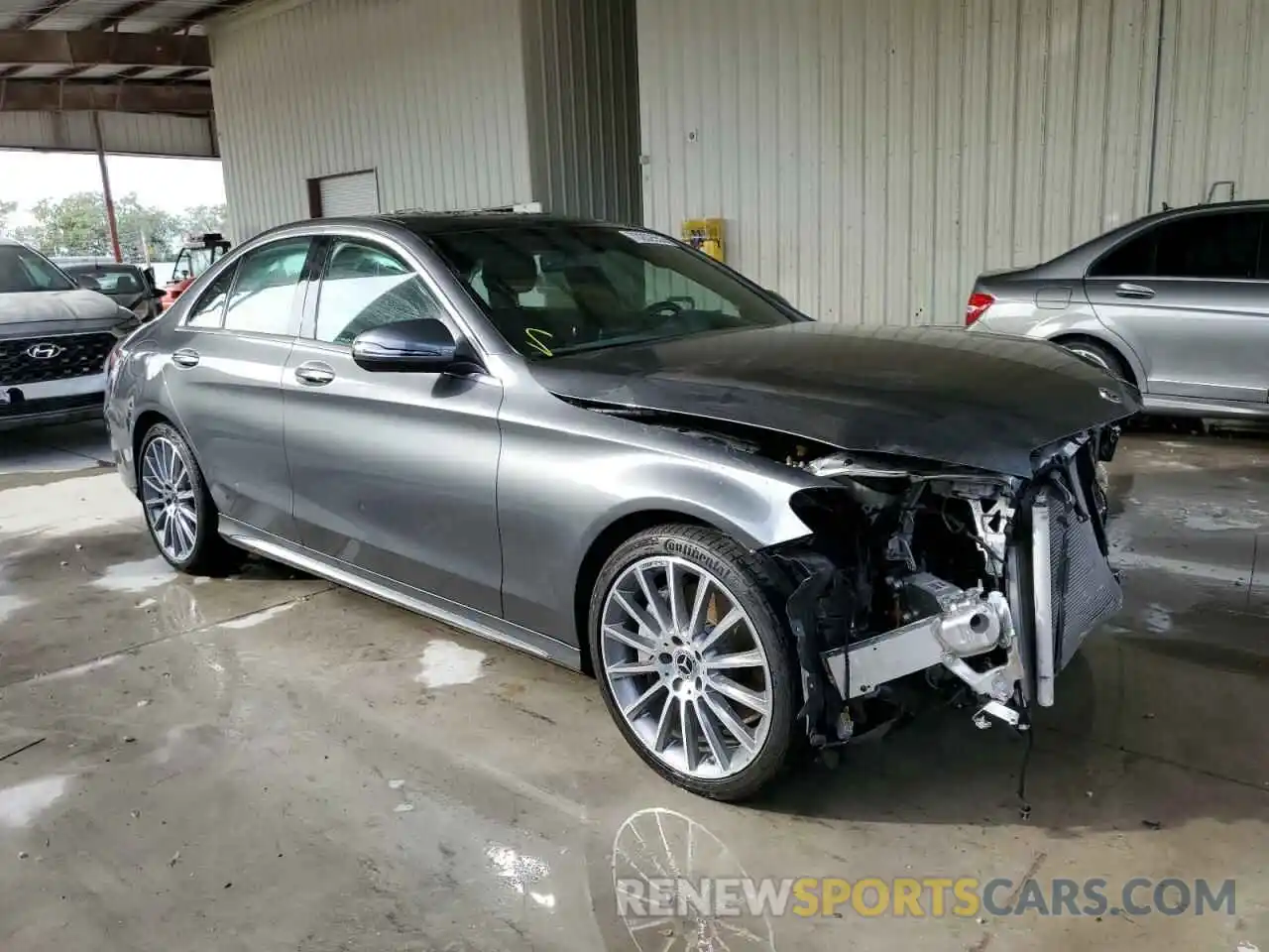 4 Photograph of a damaged car WDDWF8DB2LR551359 MERCEDES-BENZ C-CLASS 2020