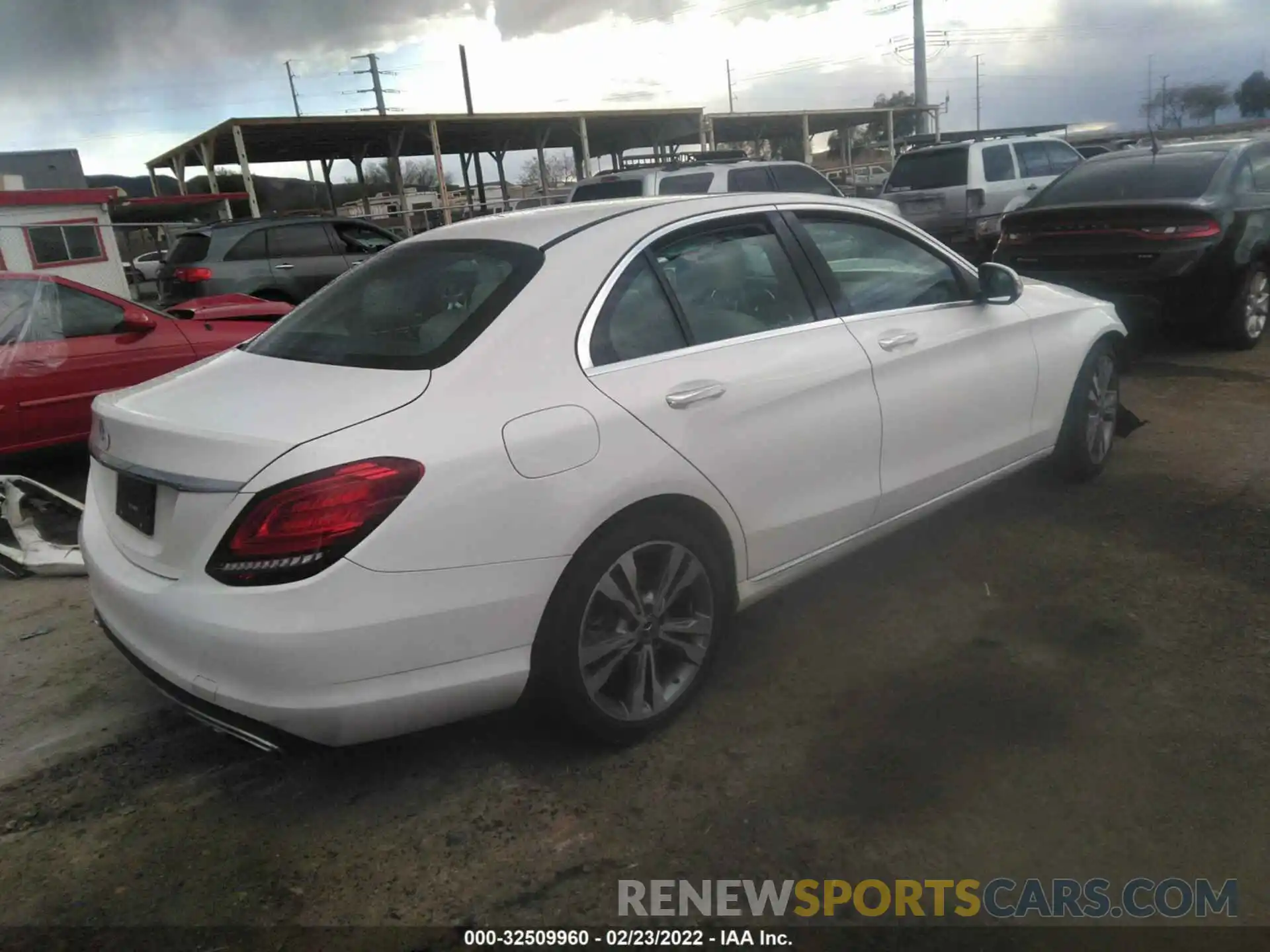 4 Photograph of a damaged car WDDWF8DB2LR560109 MERCEDES-BENZ C-CLASS 2020