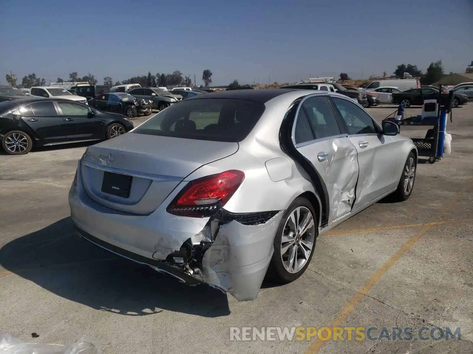 4 Photograph of a damaged car WDDWF8DB2LR560949 MERCEDES-BENZ C-CLASS 2020