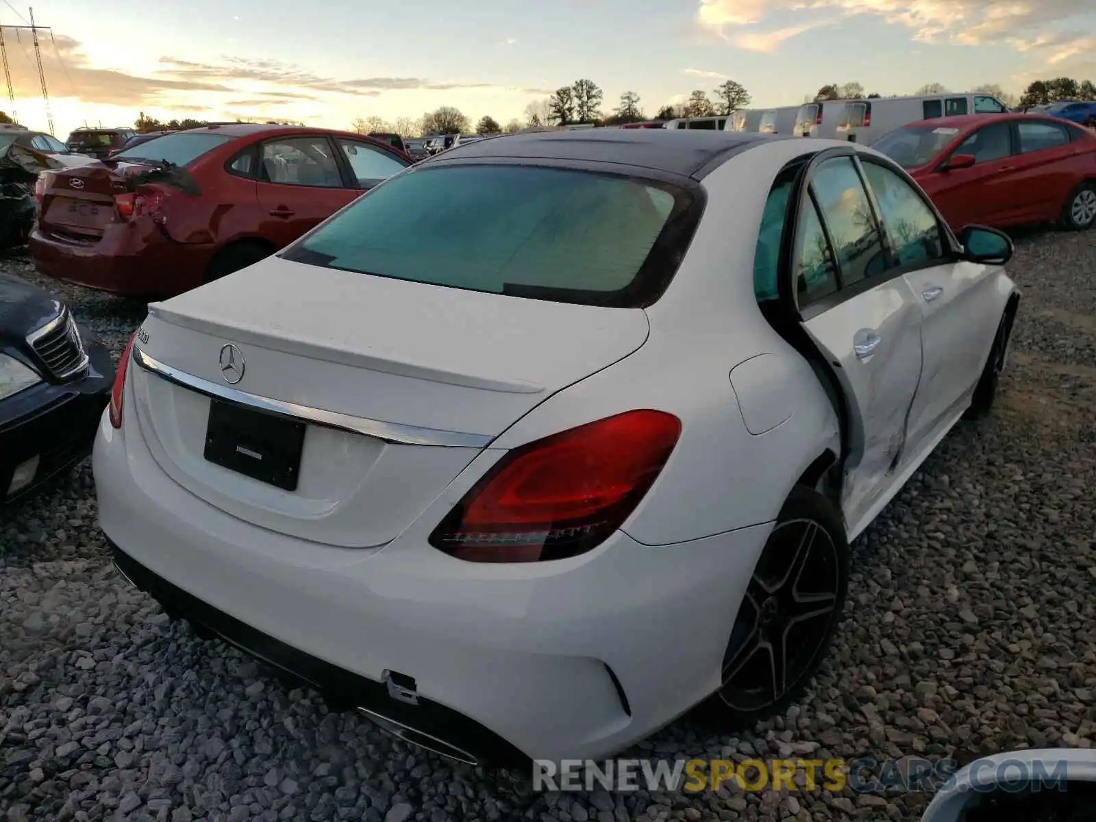 4 Photograph of a damaged car WDDWF8DB7LR526912 MERCEDES-BENZ C CLASS 2020